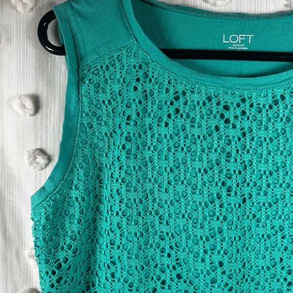 LOFT Women’s Teal Lace Eyelet Overlay Sleeveless Tank Top Blouse Size M - Picture 4 of 7